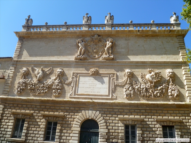 avignon bldg detail