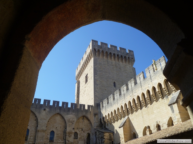 avignon palais tower arch