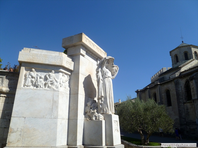 avignon sculpture