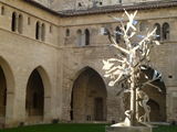 avignon palais sculpture close