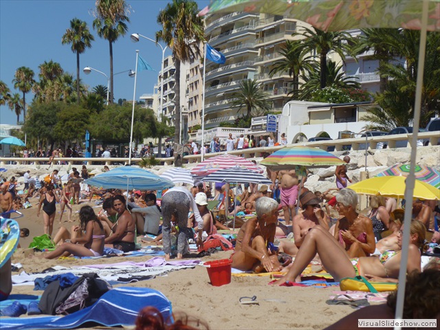 beach crowded